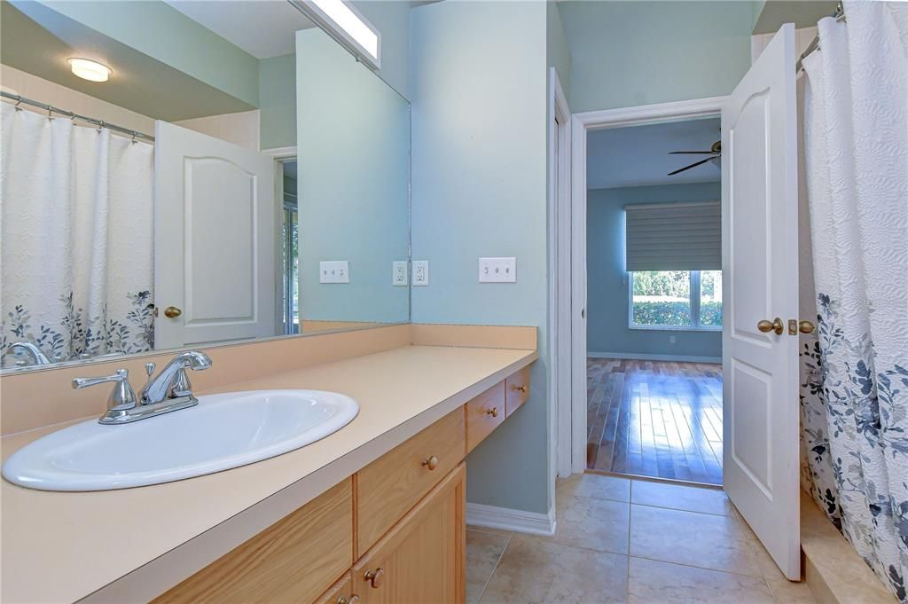 For Sale: $374,999 (4 beds, 3 baths, 1834 Square Feet)