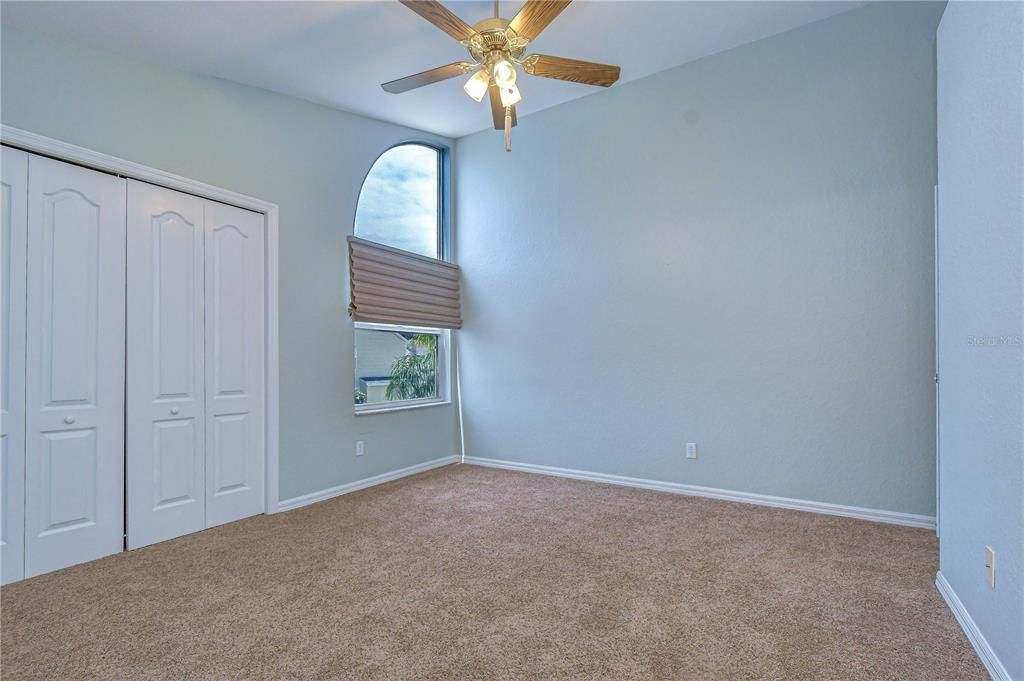 For Sale: $374,999 (4 beds, 3 baths, 1834 Square Feet)
