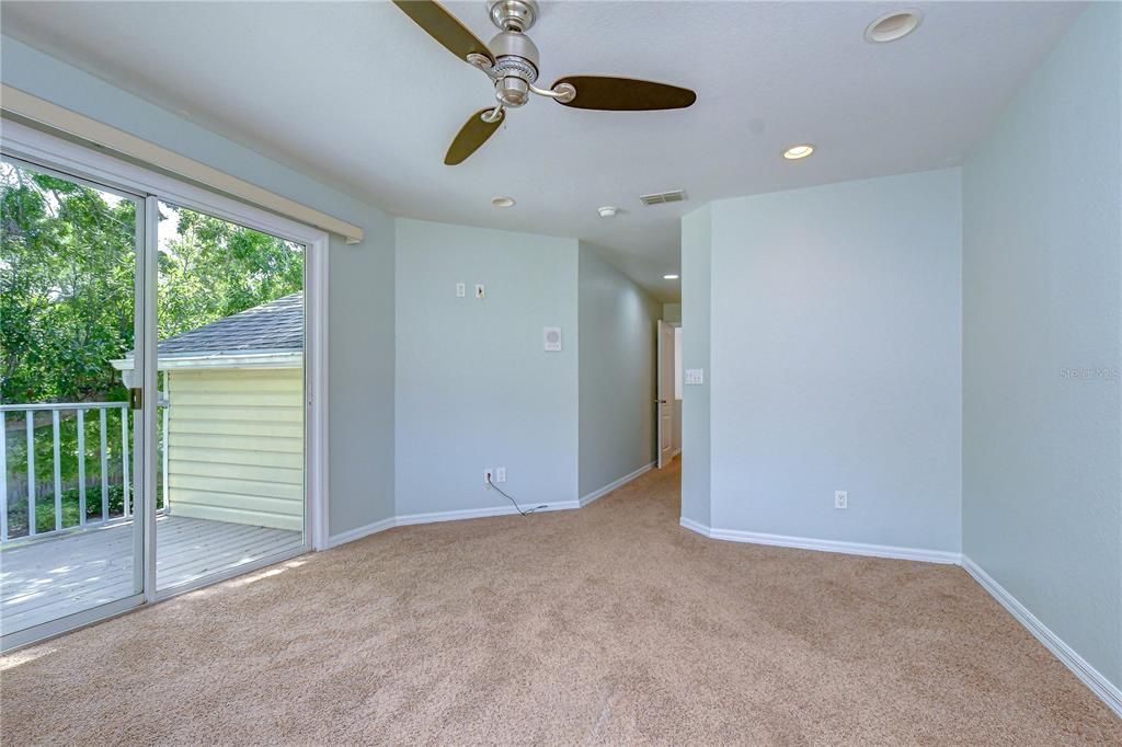 For Sale: $374,999 (4 beds, 3 baths, 1834 Square Feet)