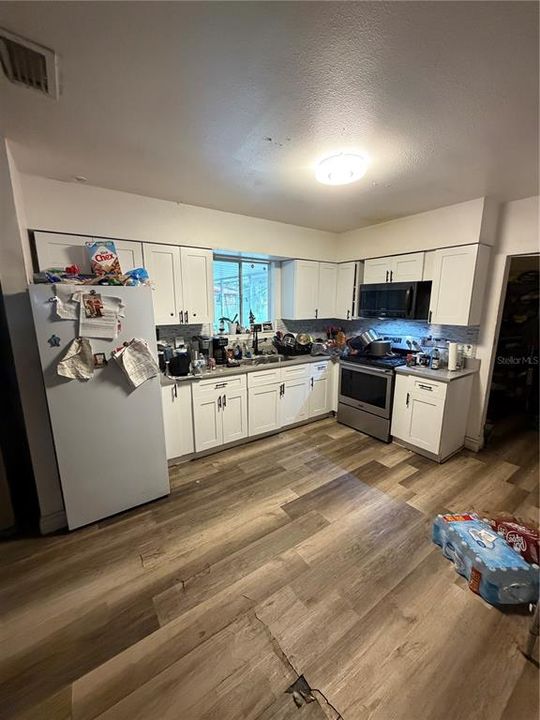 En Venta: $296,000 (4 camas, 2 baños, 1536 Pies cuadrados)