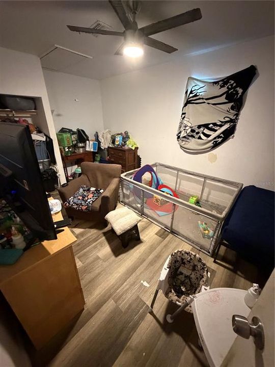 En Venta: $296,000 (4 camas, 2 baños, 1536 Pies cuadrados)