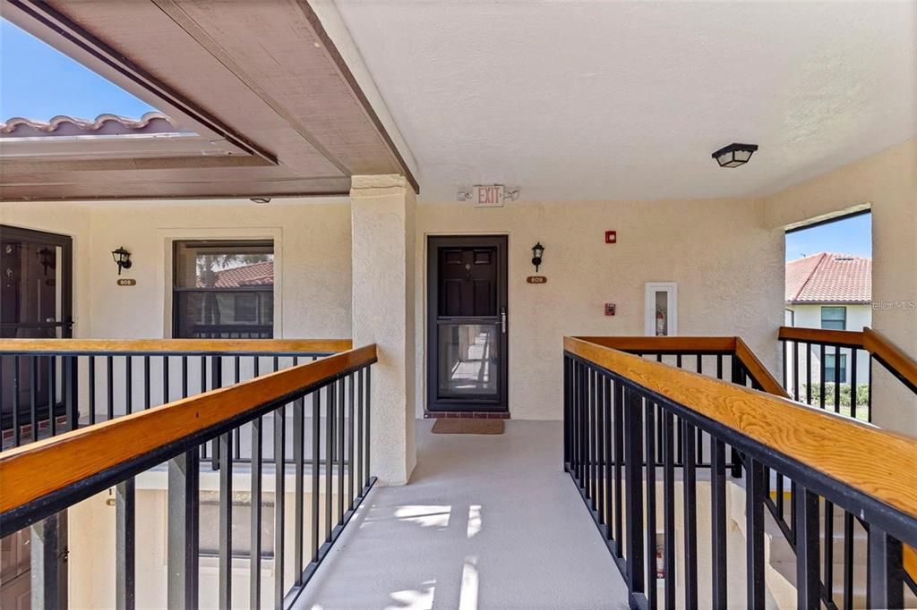 For Sale: $225,000 (2 beds, 2 baths, 1030 Square Feet)