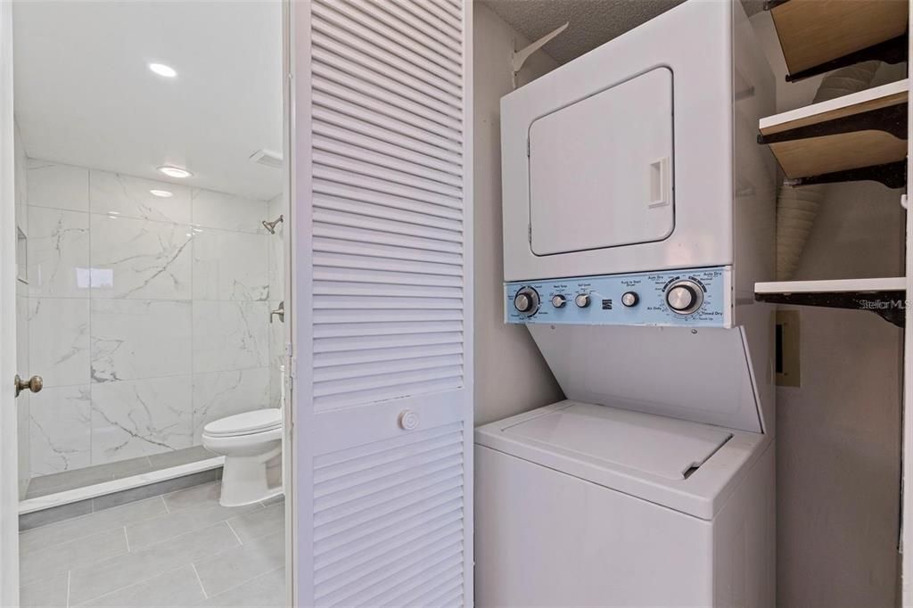 For Sale: $225,000 (2 beds, 2 baths, 1030 Square Feet)