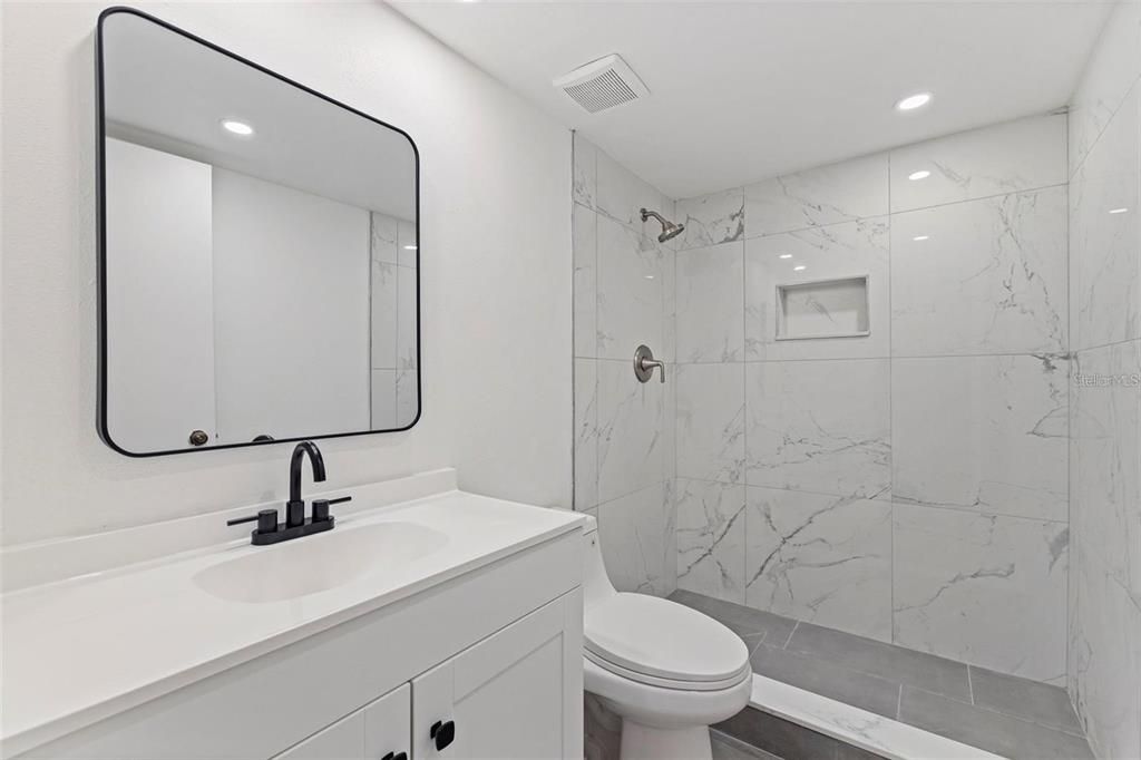 For Sale: $225,000 (2 beds, 2 baths, 1030 Square Feet)