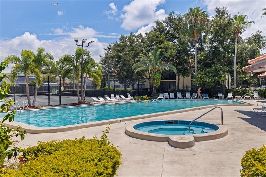 For Sale: $225,000 (2 beds, 2 baths, 1030 Square Feet)