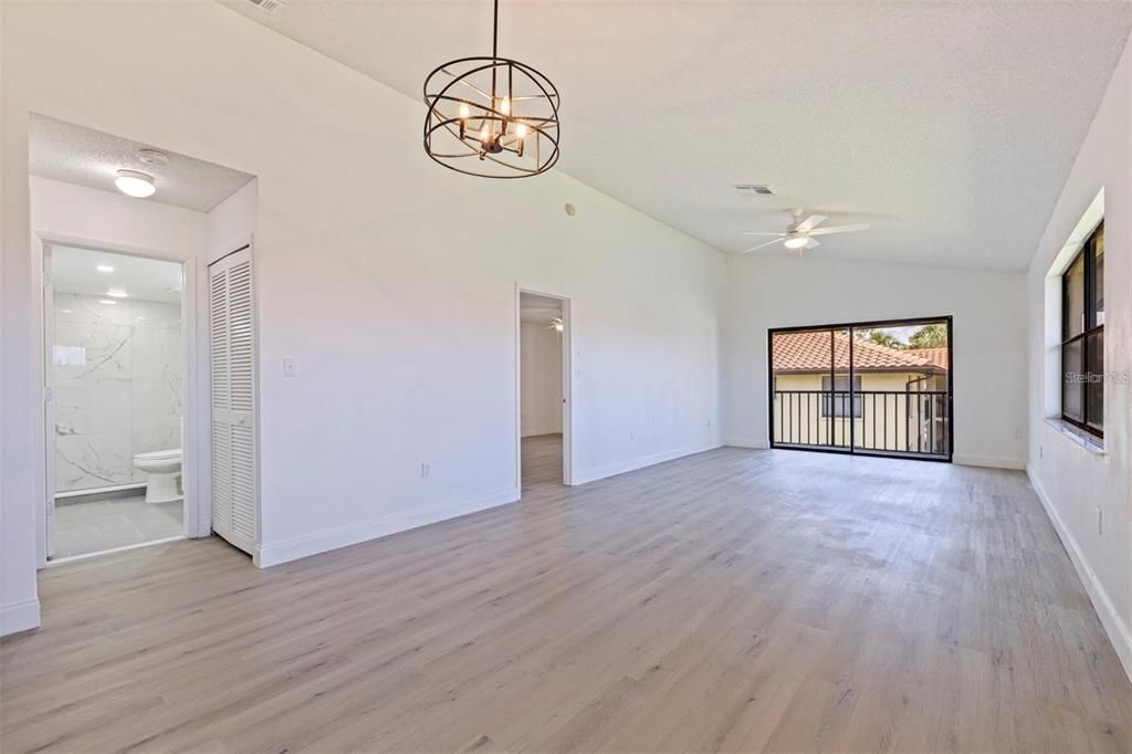 For Sale: $225,000 (2 beds, 2 baths, 1030 Square Feet)