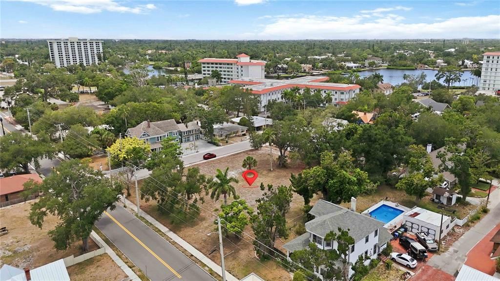 En Venta: $1,795,000 (0.73 acres)
