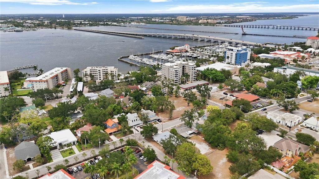 En Venta: $1,795,000 (0.73 acres)