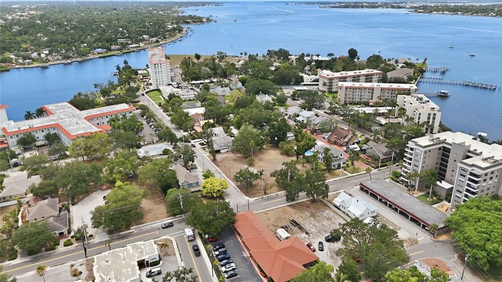 En Venta: $1,795,000 (0.73 acres)