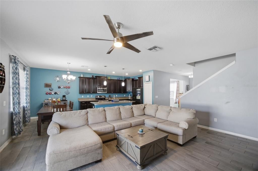 For Sale: $394,500 (4 beds, 3 baths, 2569 Square Feet)