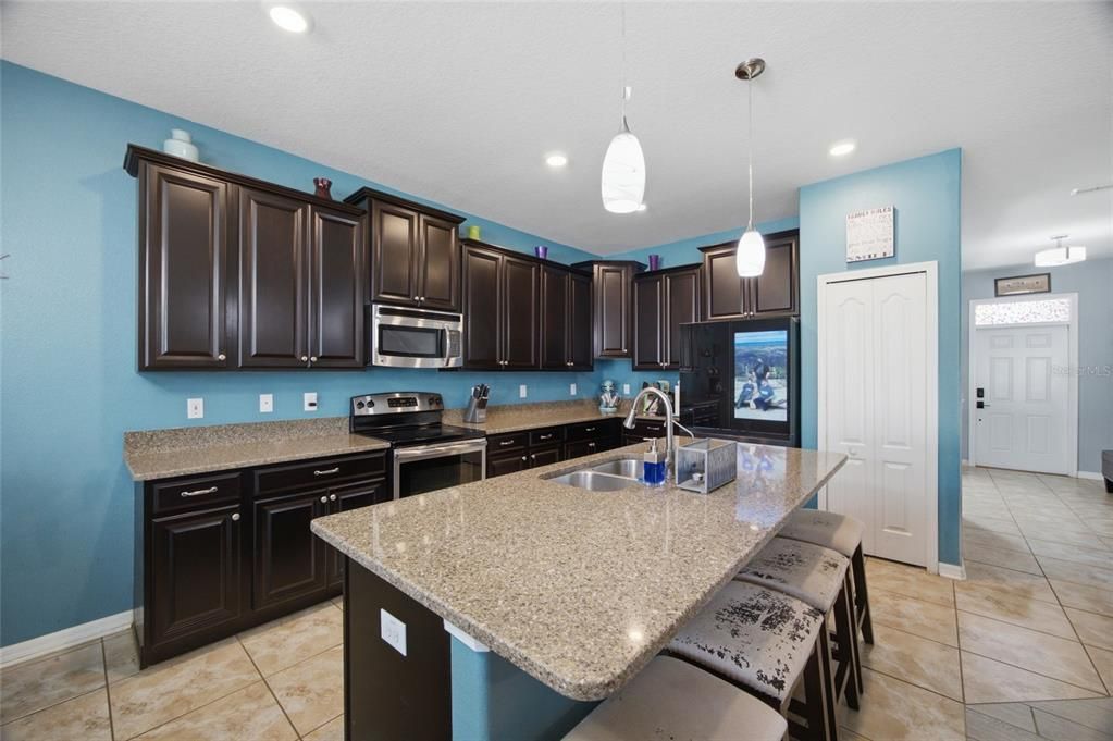 For Sale: $394,500 (4 beds, 3 baths, 2569 Square Feet)