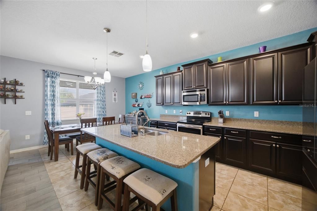 For Sale: $394,500 (4 beds, 3 baths, 2569 Square Feet)