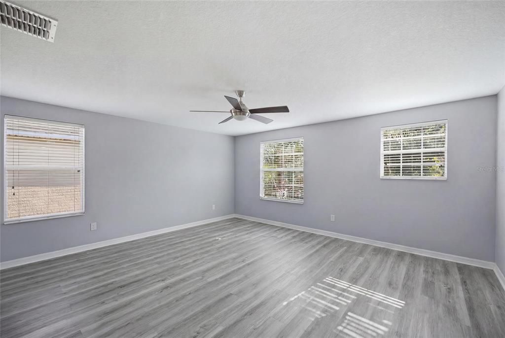 For Sale: $394,500 (4 beds, 3 baths, 2569 Square Feet)