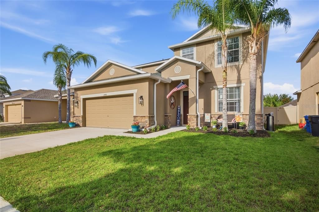 For Sale: $394,500 (4 beds, 3 baths, 2569 Square Feet)