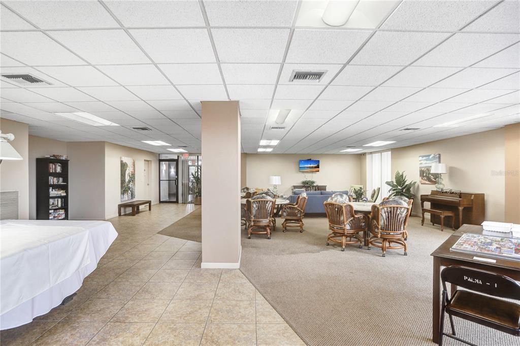 For Rent: $2,400 (2 beds, 2 baths, 1050 Square Feet)