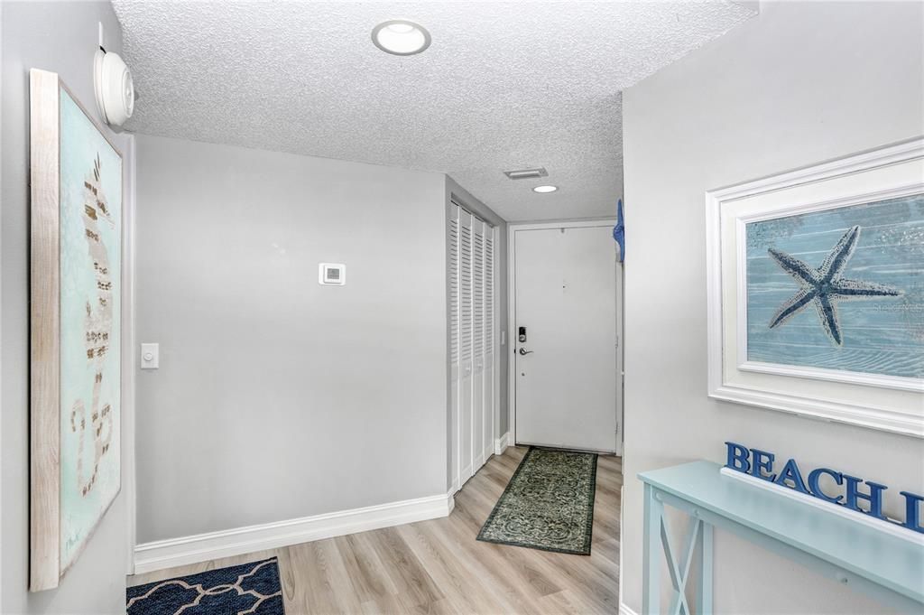 For Rent: $2,400 (2 beds, 2 baths, 1050 Square Feet)