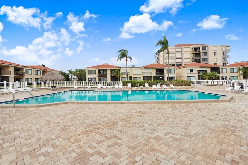 For Rent: $2,400 (2 beds, 2 baths, 1050 Square Feet)