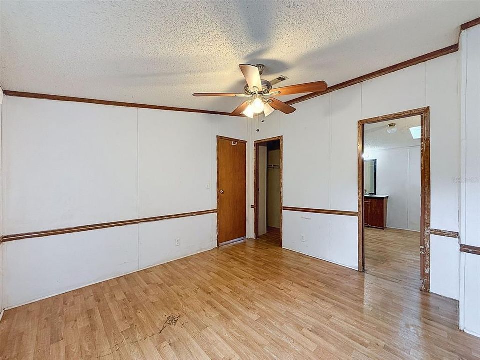 For Sale: $200,000 (3 beds, 2 baths, 960 Square Feet)