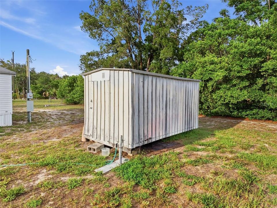 For Sale: $200,000 (3 beds, 2 baths, 960 Square Feet)