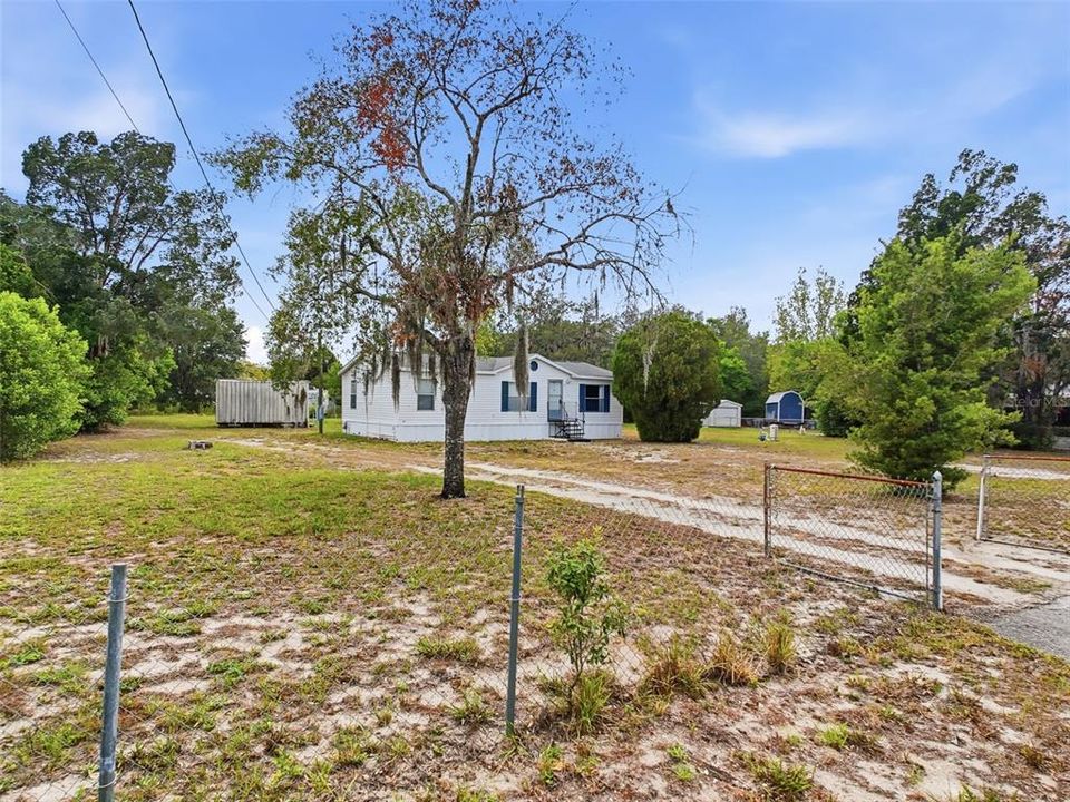 For Sale: $200,000 (3 beds, 2 baths, 960 Square Feet)