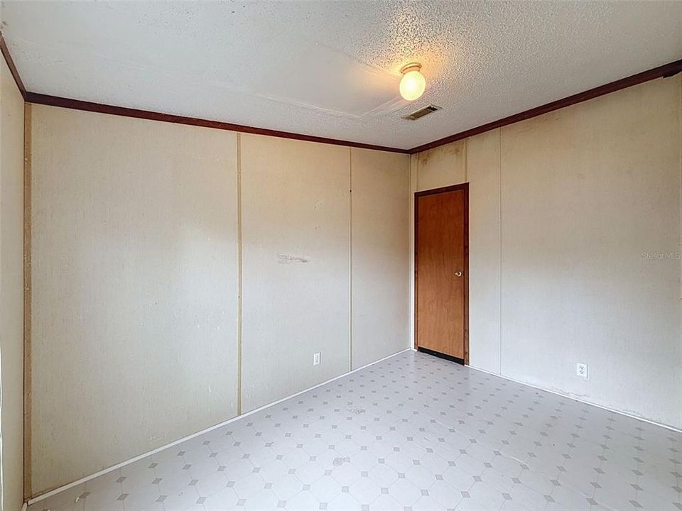 For Sale: $200,000 (3 beds, 2 baths, 960 Square Feet)