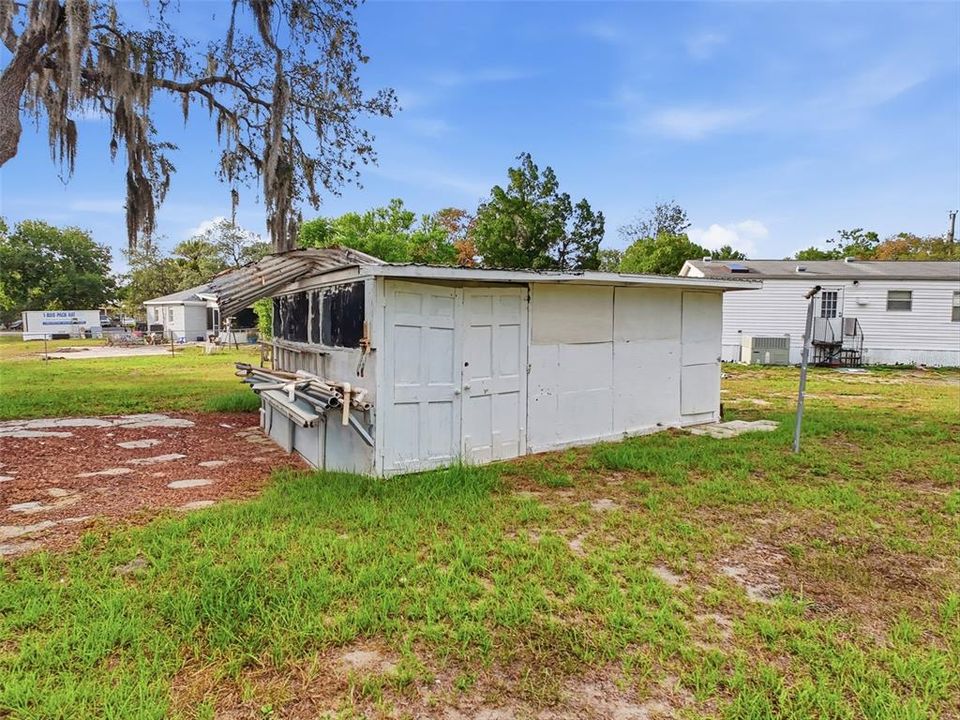 For Sale: $200,000 (3 beds, 2 baths, 960 Square Feet)
