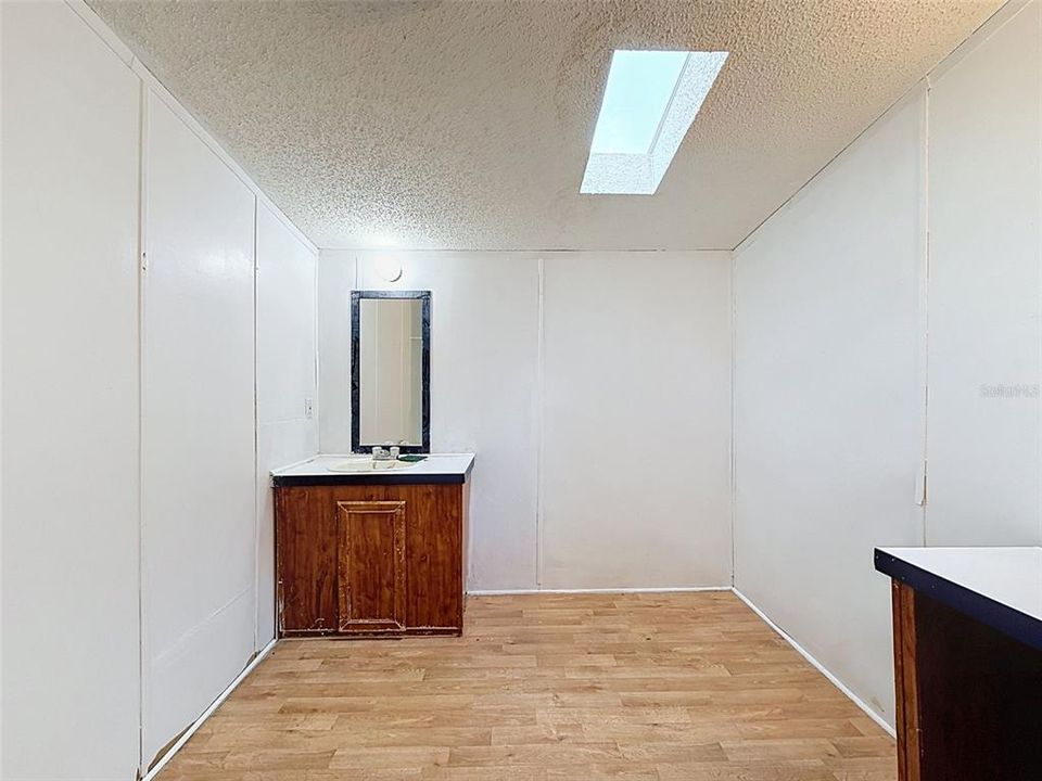 For Sale: $200,000 (3 beds, 2 baths, 960 Square Feet)