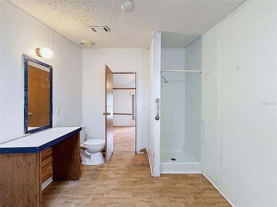For Sale: $200,000 (3 beds, 2 baths, 960 Square Feet)