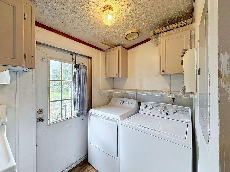 For Sale: $200,000 (3 beds, 2 baths, 960 Square Feet)