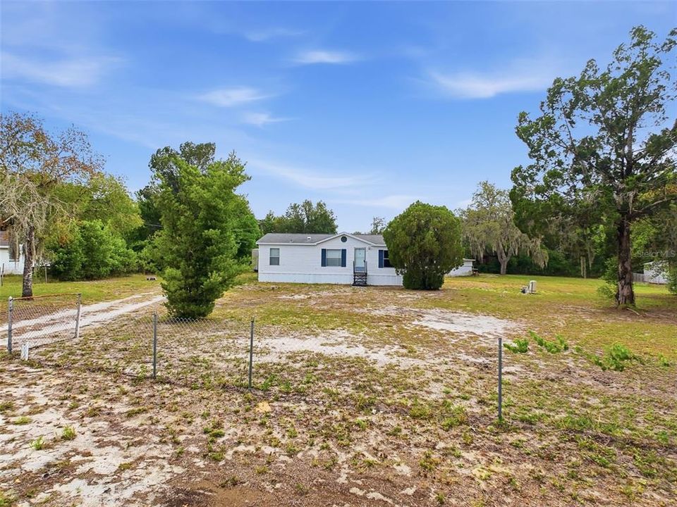 For Sale: $200,000 (3 beds, 2 baths, 960 Square Feet)
