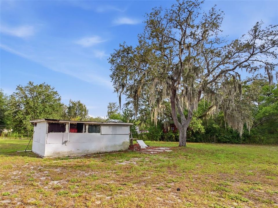 For Sale: $200,000 (3 beds, 2 baths, 960 Square Feet)