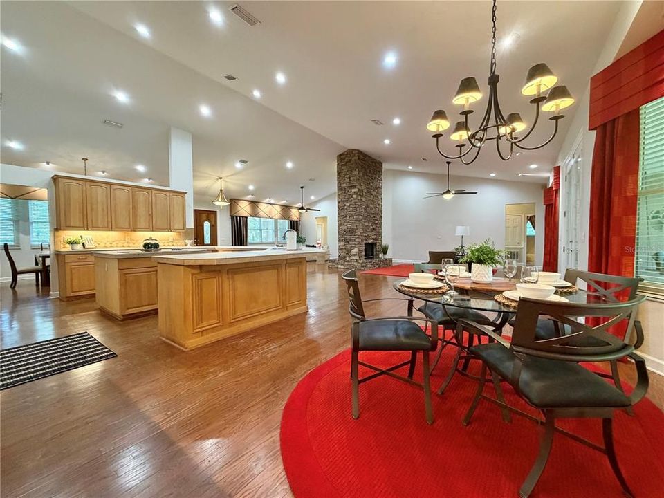 На продажу: $1,795,000 (4 спален, 3 ванн, 3515 Квадратных фут)