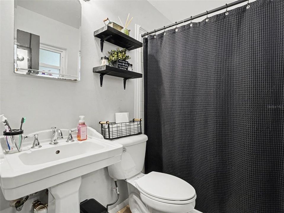 En Venta: $270,000 (3 camas, 2 baños, 1119 Pies cuadrados)