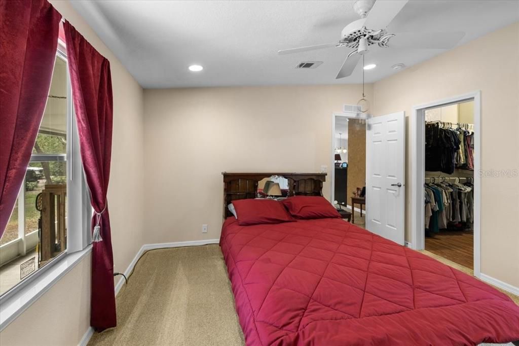 For Sale: $1,600,000 (3 beds, 2 baths, 1404 Square Feet)