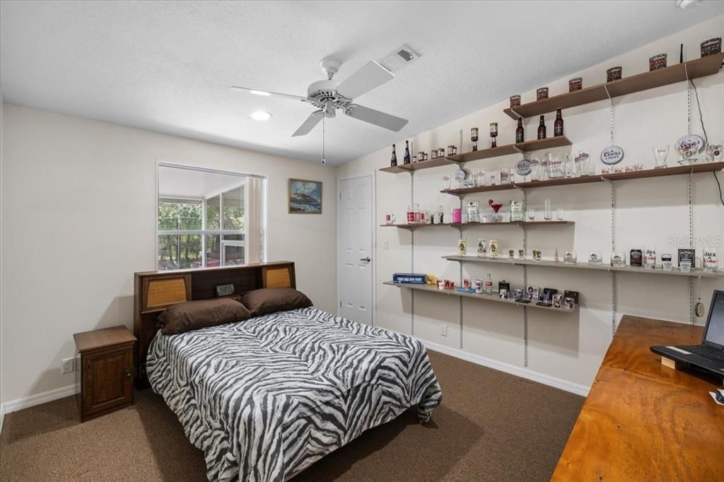 For Sale: $1,600,000 (3 beds, 2 baths, 1404 Square Feet)