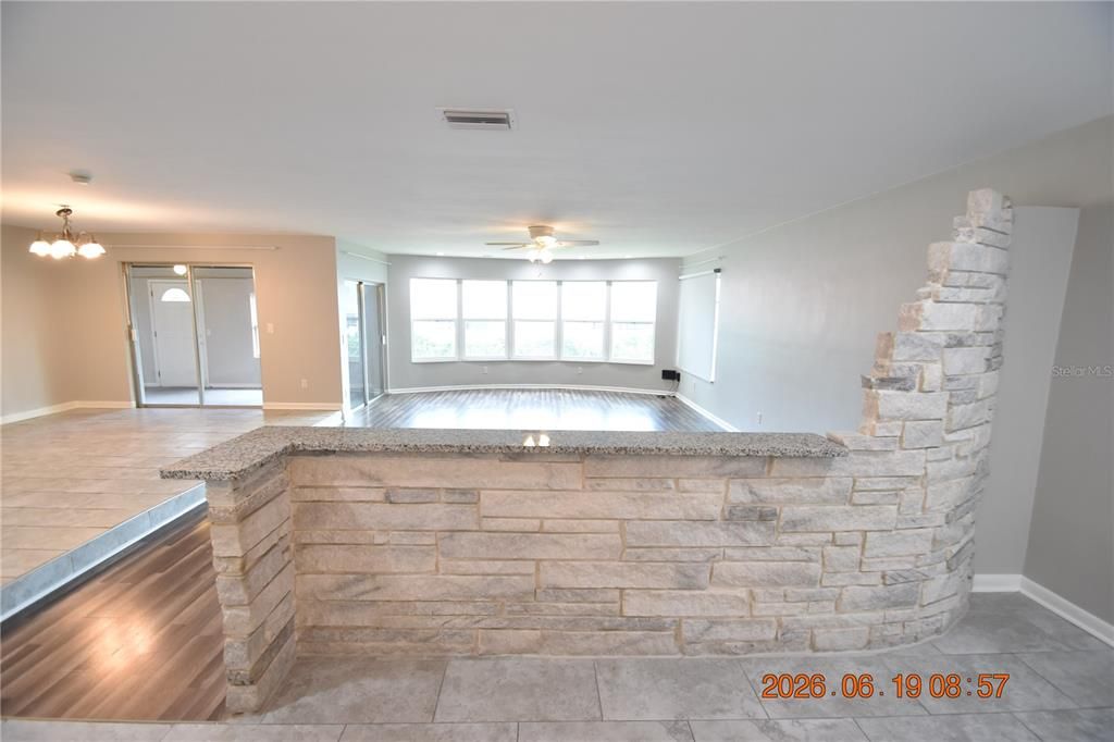 For Rent: $3,195 (3 beds, 3 baths, 2461 Square Feet)