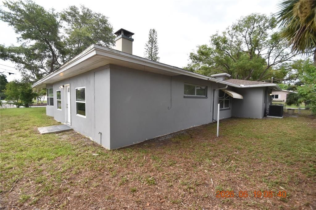 For Rent: $3,195 (3 beds, 3 baths, 2461 Square Feet)