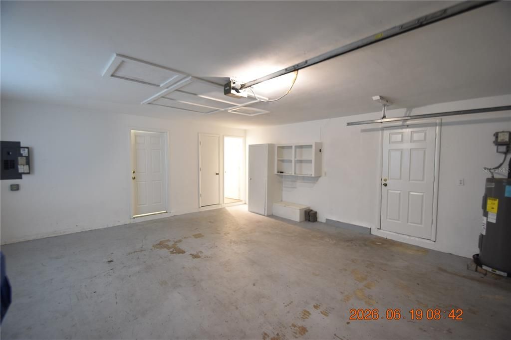 For Rent: $3,195 (3 beds, 3 baths, 2461 Square Feet)