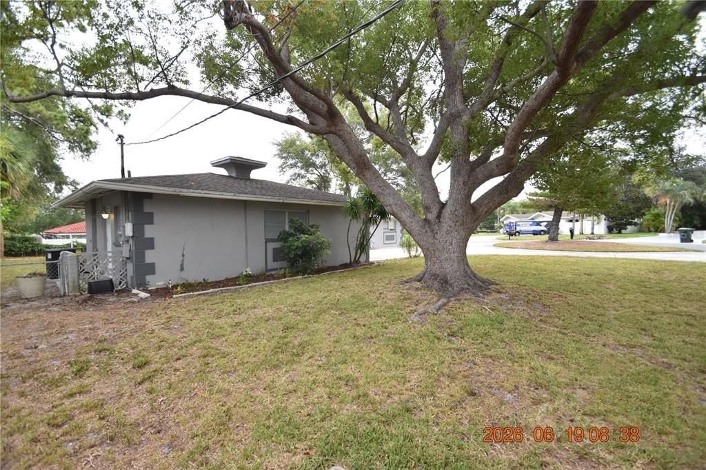For Rent: $3,195 (3 beds, 3 baths, 2461 Square Feet)