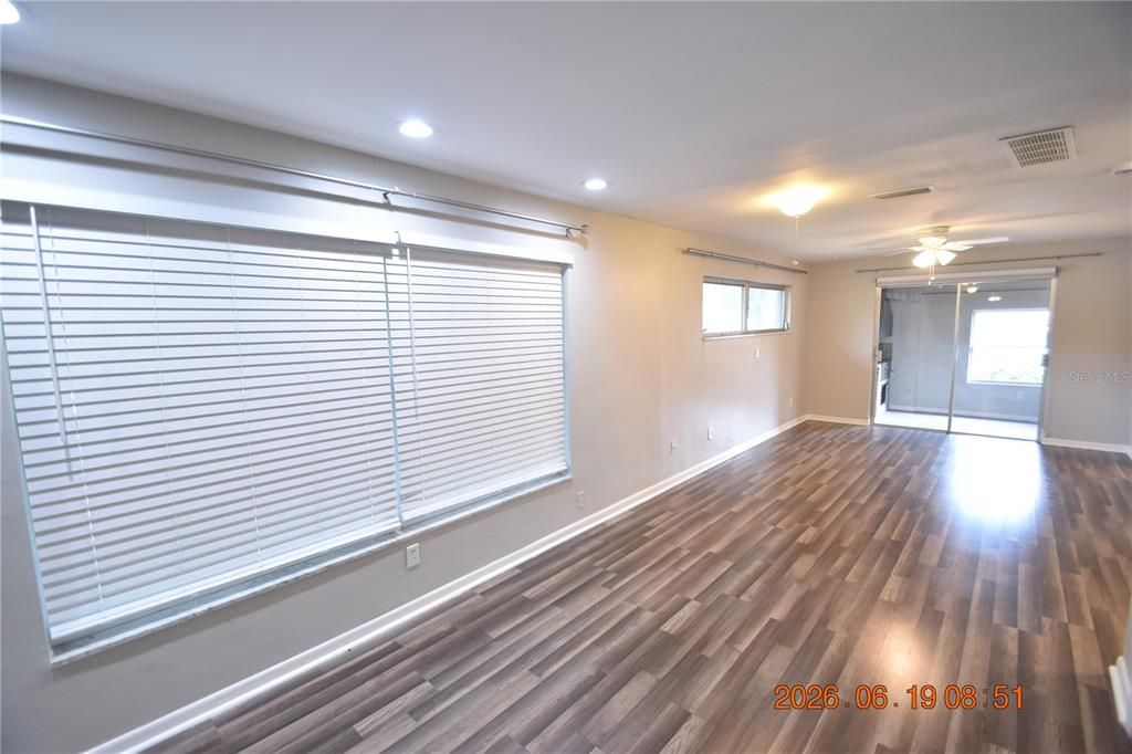 For Rent: $3,195 (3 beds, 3 baths, 2461 Square Feet)