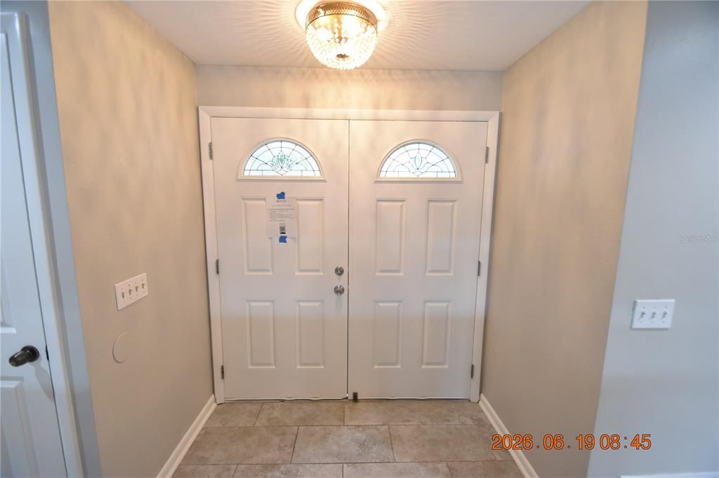For Rent: $3,195 (3 beds, 3 baths, 2461 Square Feet)