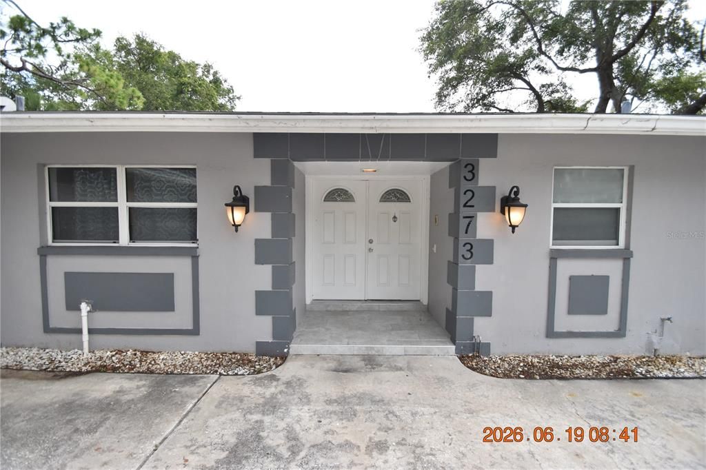 For Rent: $3,195 (3 beds, 3 baths, 2461 Square Feet)