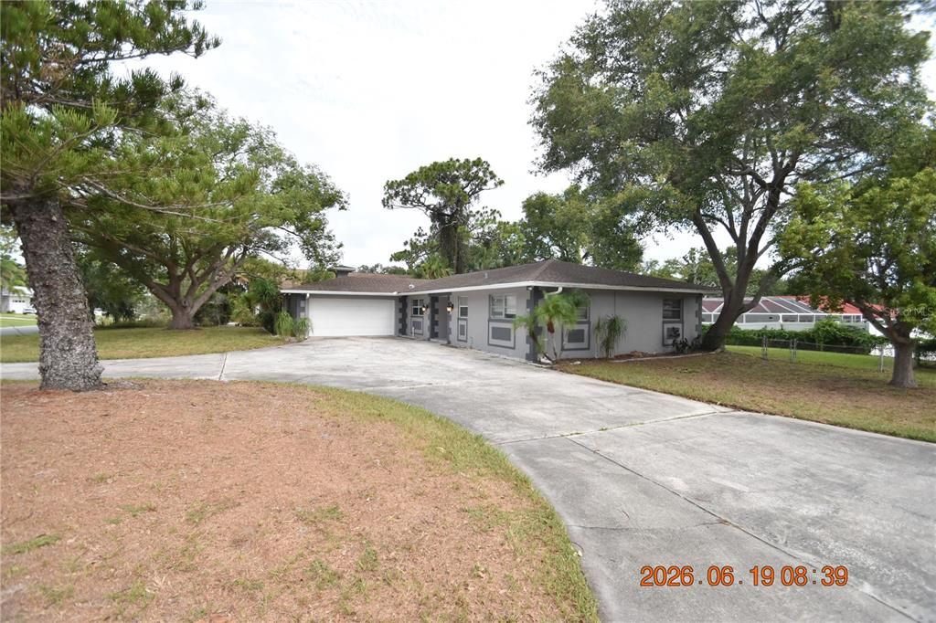 For Rent: $3,195 (3 beds, 3 baths, 2461 Square Feet)
