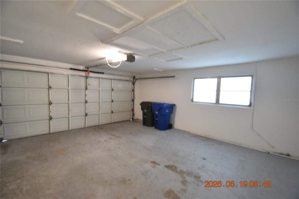 For Rent: $3,195 (3 beds, 3 baths, 2461 Square Feet)