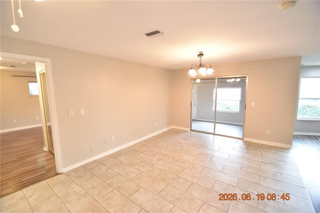For Rent: $3,195 (3 beds, 3 baths, 2461 Square Feet)