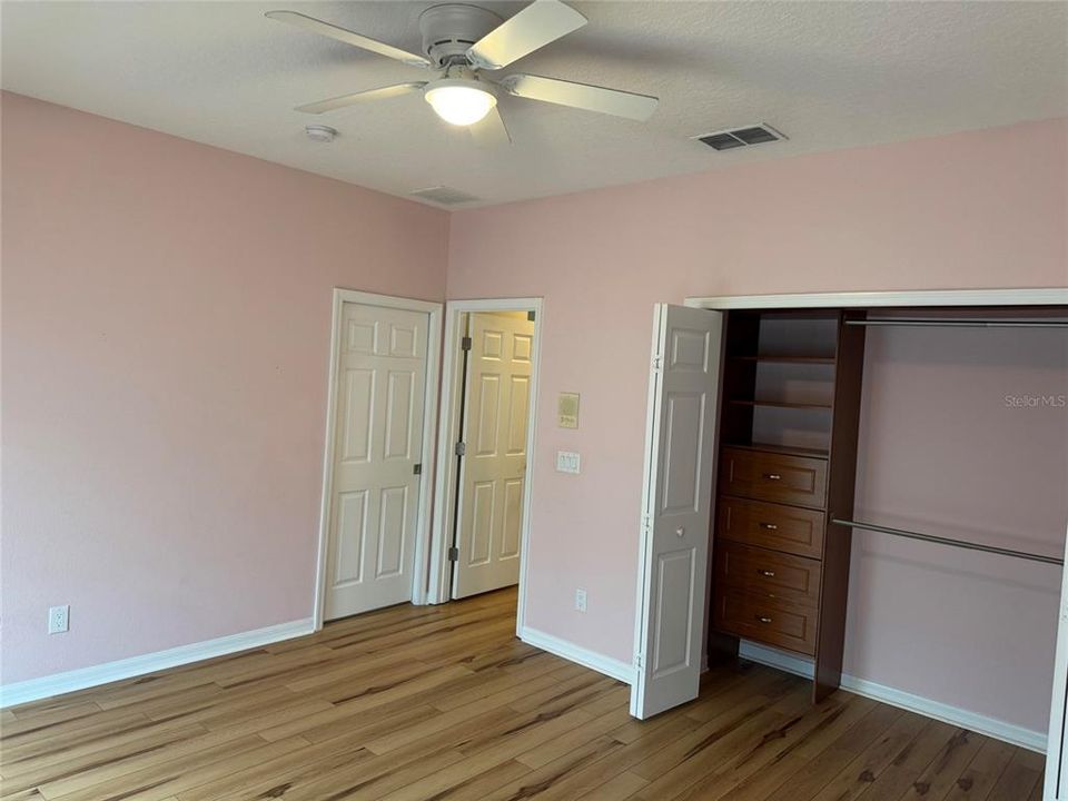 В аренду: $4,800 (6 спален, 4 ванн, 4403 Квадратных фут)