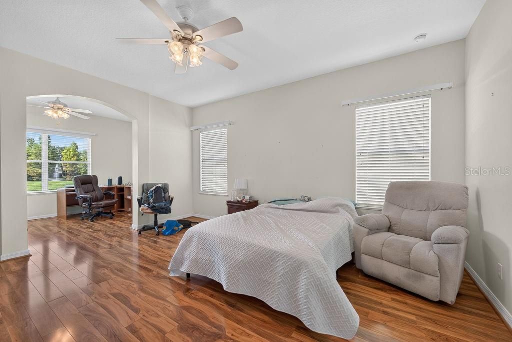 For Sale: $320,000 (3 beds, 2 baths, 2109 Square Feet)