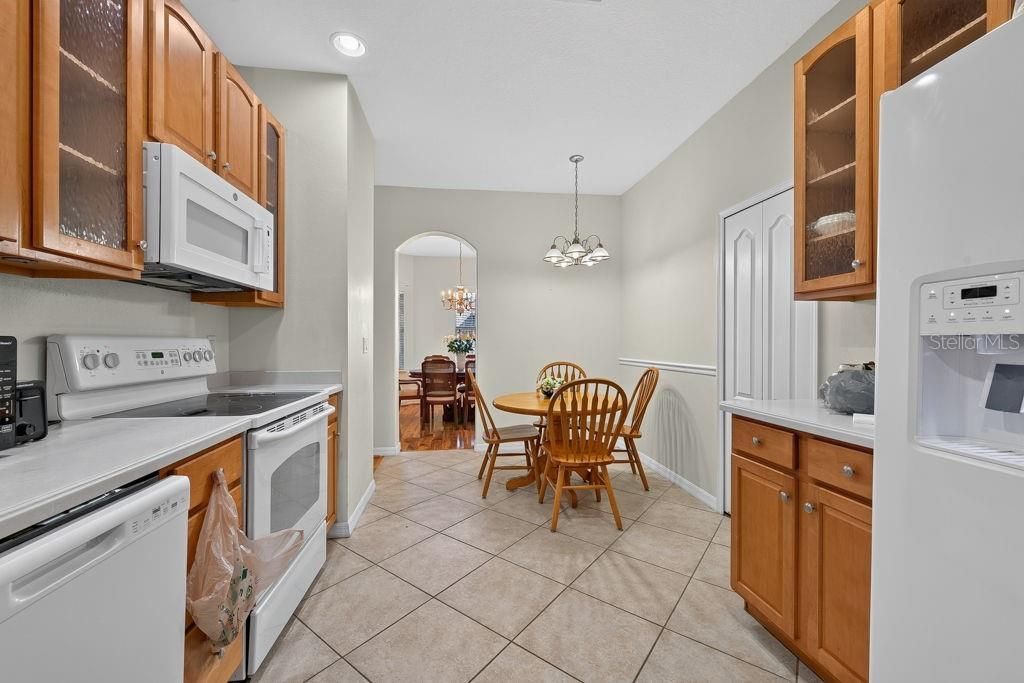 For Sale: $320,000 (3 beds, 2 baths, 2109 Square Feet)