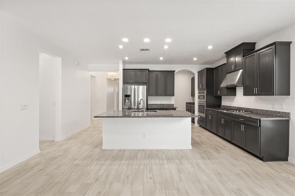For Sale: $520,000 (4 beds, 3 baths, 2400 Square Feet)