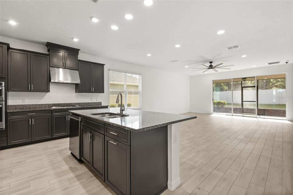 For Sale: $520,000 (4 beds, 3 baths, 2400 Square Feet)